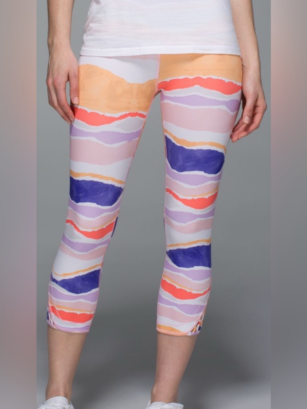 Lululemon true self cropped woman’s yoga leggings Sz 8